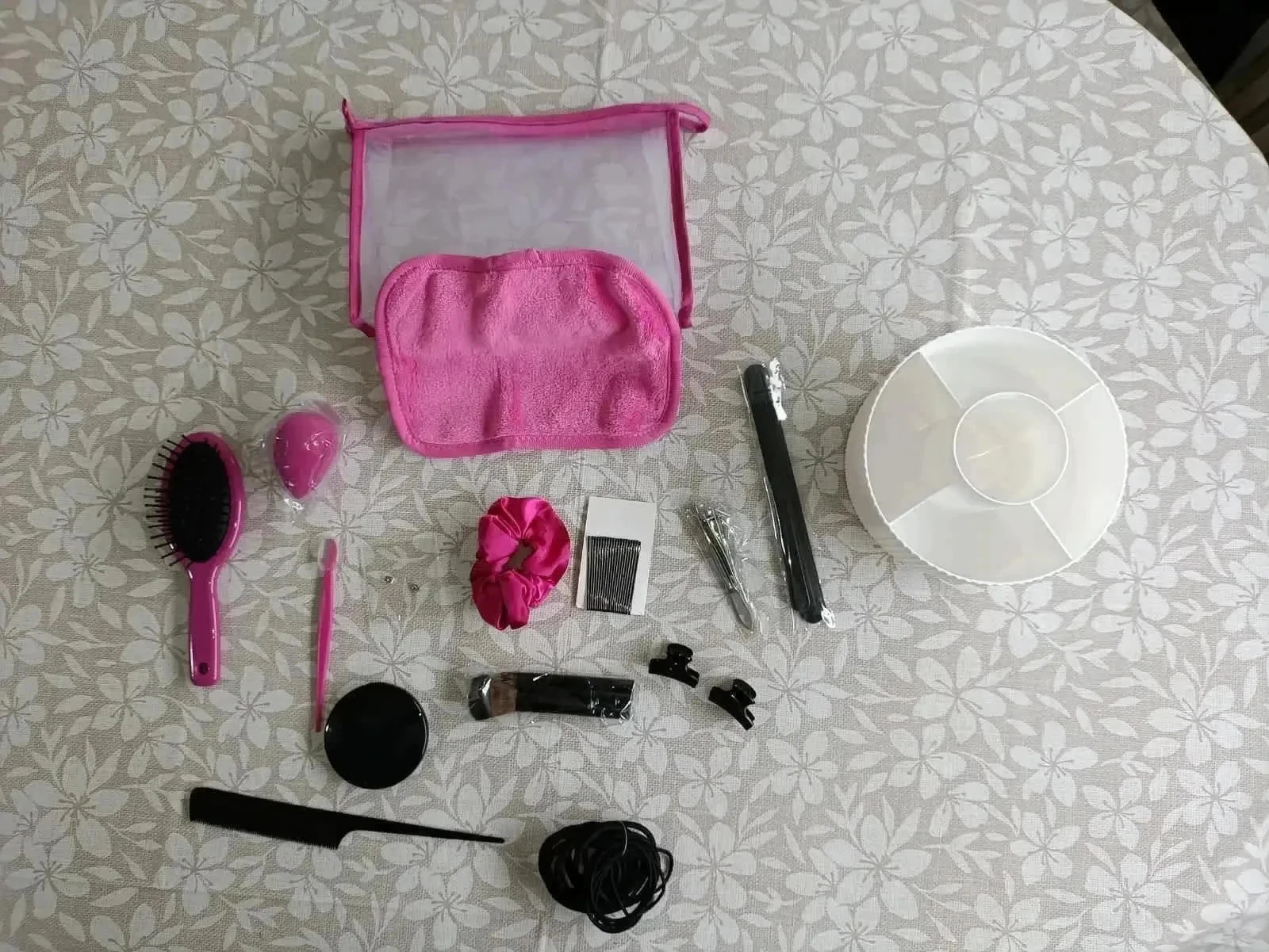 Makeup organizer + pouch + 60 beauty accessories – photo 4